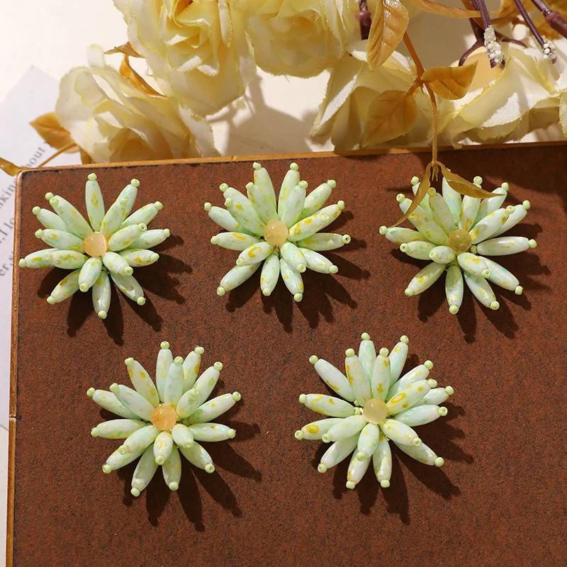 Beaded Daisy Shoe Charm 1 Piece Mint Green Summer Lightweight Elegant Versatile Clip for Clogs Clear Crystal Shoes