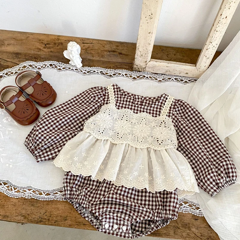 Autumn new baby clothing, 0-3 year old female baby, cute lace hem, small skirt, triangle HaYi crawling clothes for little ladies