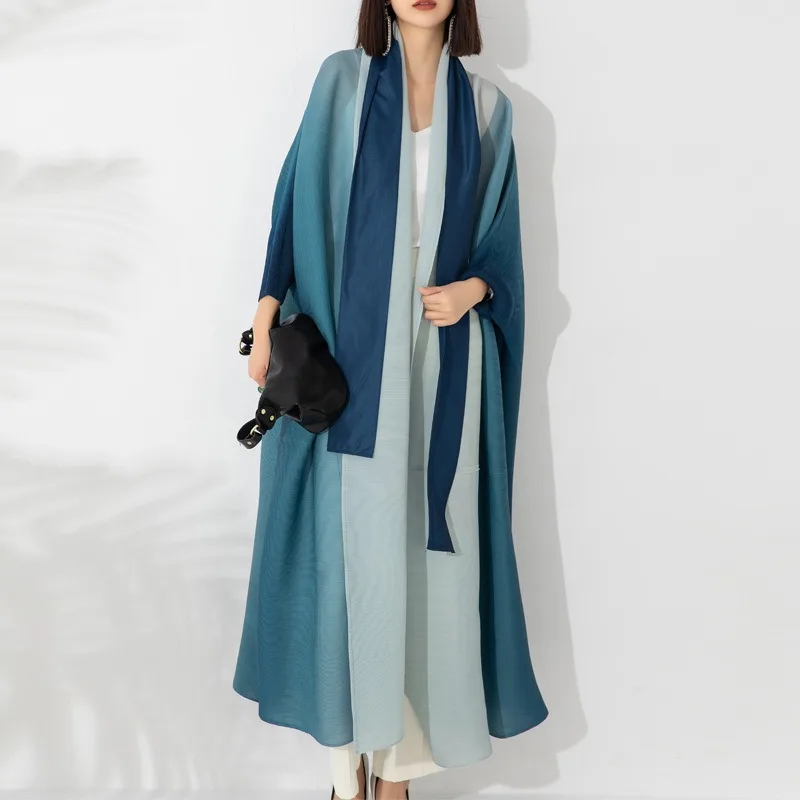 

SuperAen Folds Loose Oversized Women's Spring New European and American Fashion Gradient Scarf Batwing Long Coats