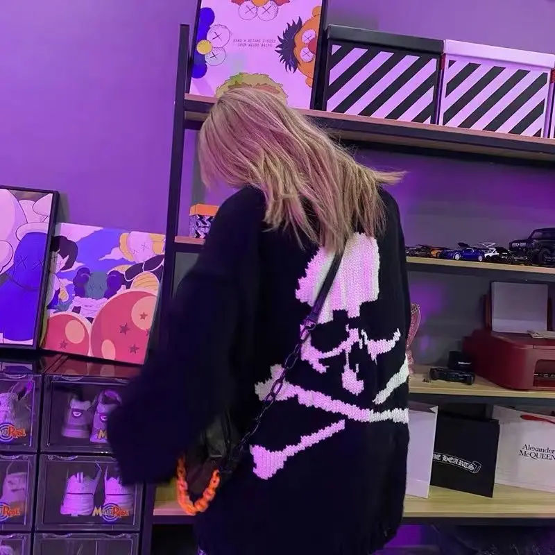 

2026 Spring New Y2k Women's sweater Skulls Pattern Knitwear Sweater Casual Contrast Color Knitted Woman clothes pulls femmes