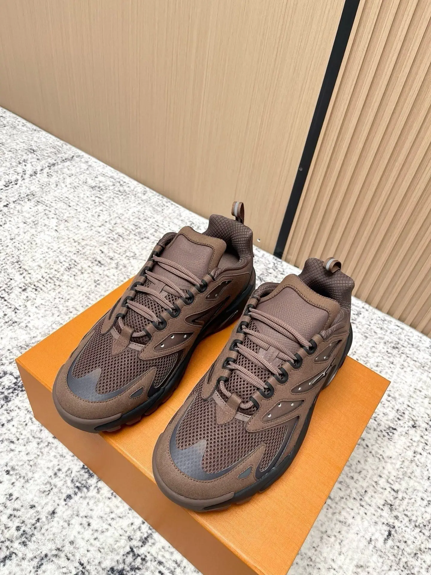High Texture Luxury Design Style Casual Skate Shoes, Fashion Solid Color Sneakers, Unisex Low-top Trend Skate Shoes Light Comfort Outdoor Commute Sports Footwear