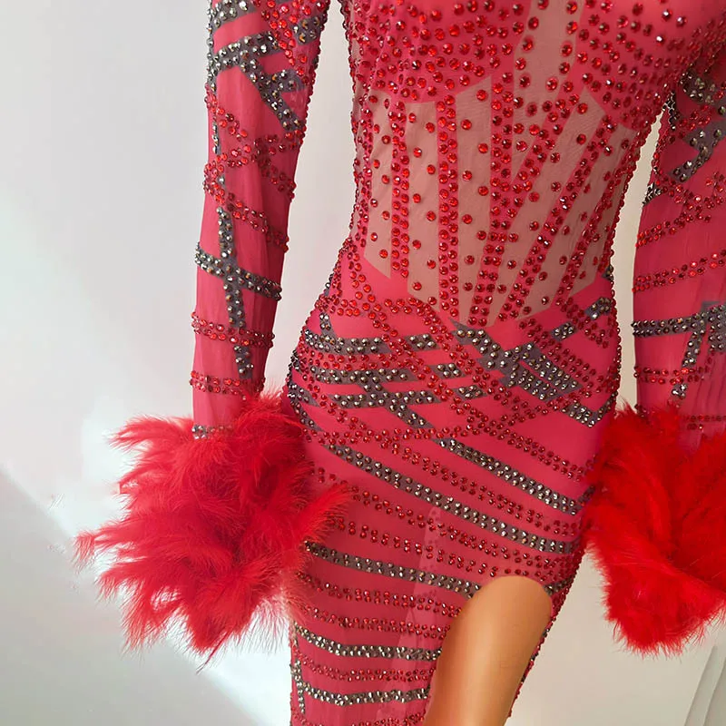 Bar chanteur Costume plumes rouges tempérament Sexy Robe de soirée discothèque modèle défilé danse Banquet dîner Robe Cocktail Luxe