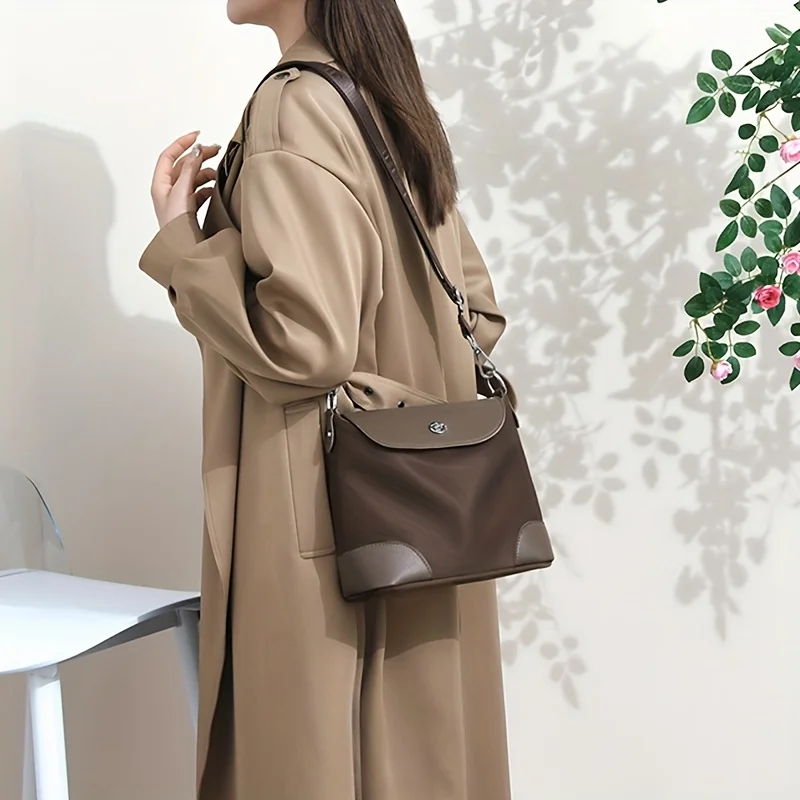 

Commuting Simple and Versatile Casual Shoulder Bag, Fashion Splicing European and American Retro Crossbody Bag, Women's Bags
