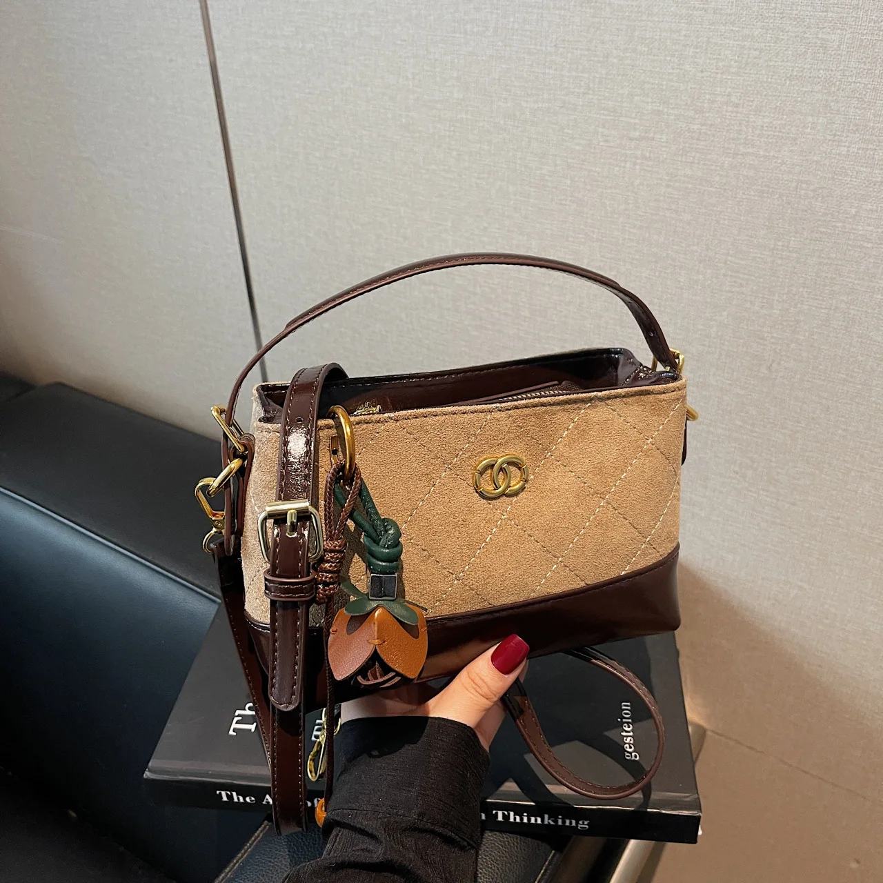 

2025 New Vintage Square Bag for Women, Minimalist Top Handle Shoulder Crossbody, Casual Chic Purse, Compact & Versatile​