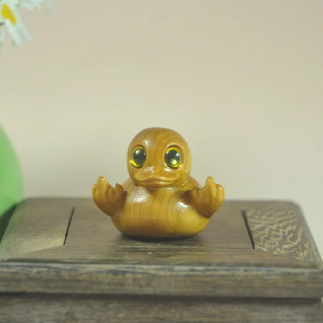 Cypress Wood Carved Cute Cartoon Little Duck Figurine Solid Wood Craft Festival Gift Desktop Decor Hanging Ornament
