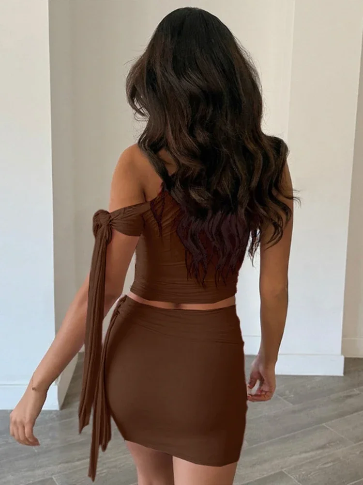 XIAOTANG Setelan Dua Potong Wanita Berenda Atasan Lengan Tidak Beraturan Kerah Miring Rok Pendek Paket Pinggul Pakaian Liburan Pantai Musim Panas