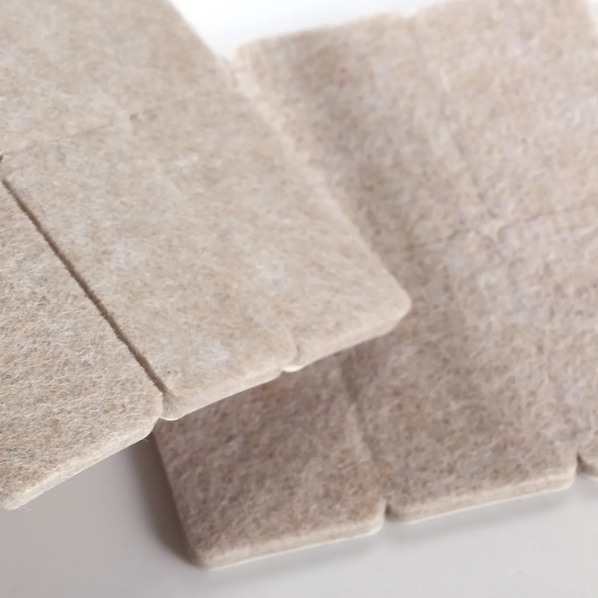 12Pcs 4x2.8cm Thick Felt Pads Floor Protector Pads for Tables Chairs Desks Furniture Legs Reduce Friction Noise Protect Hard