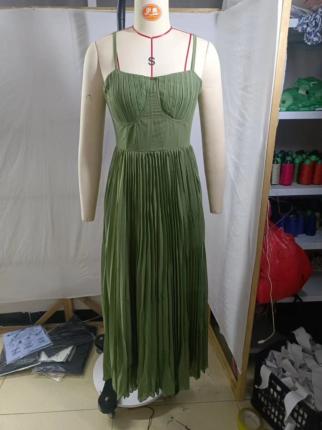 Damska sukienka maxi bez rękawów z głębokim dekoltem w serek, plisowana, wyszczuplająca sylwetkę, sukienka dla druhen, seksowna sukienka wieczorowa damska.