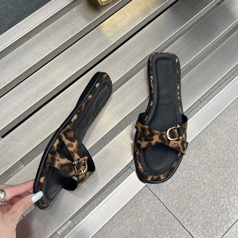 2024 Summer New Brand Women Slipper Fashion Slipper Leopard Print Flip Flops Flat Heel Outdoor Dress Vaction Casual Flip Flops