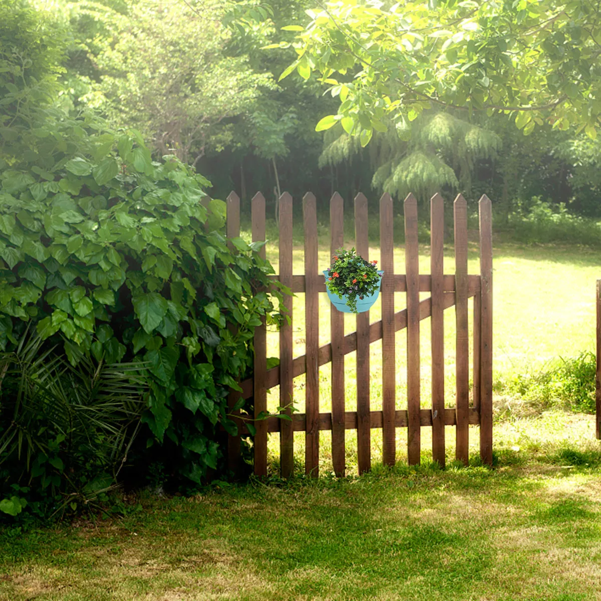 

Stylish Imitation Pattern Flower Pot Semi-Circular Wall Hanging Planter for Kitchen Garden Decoration Hanging Pot