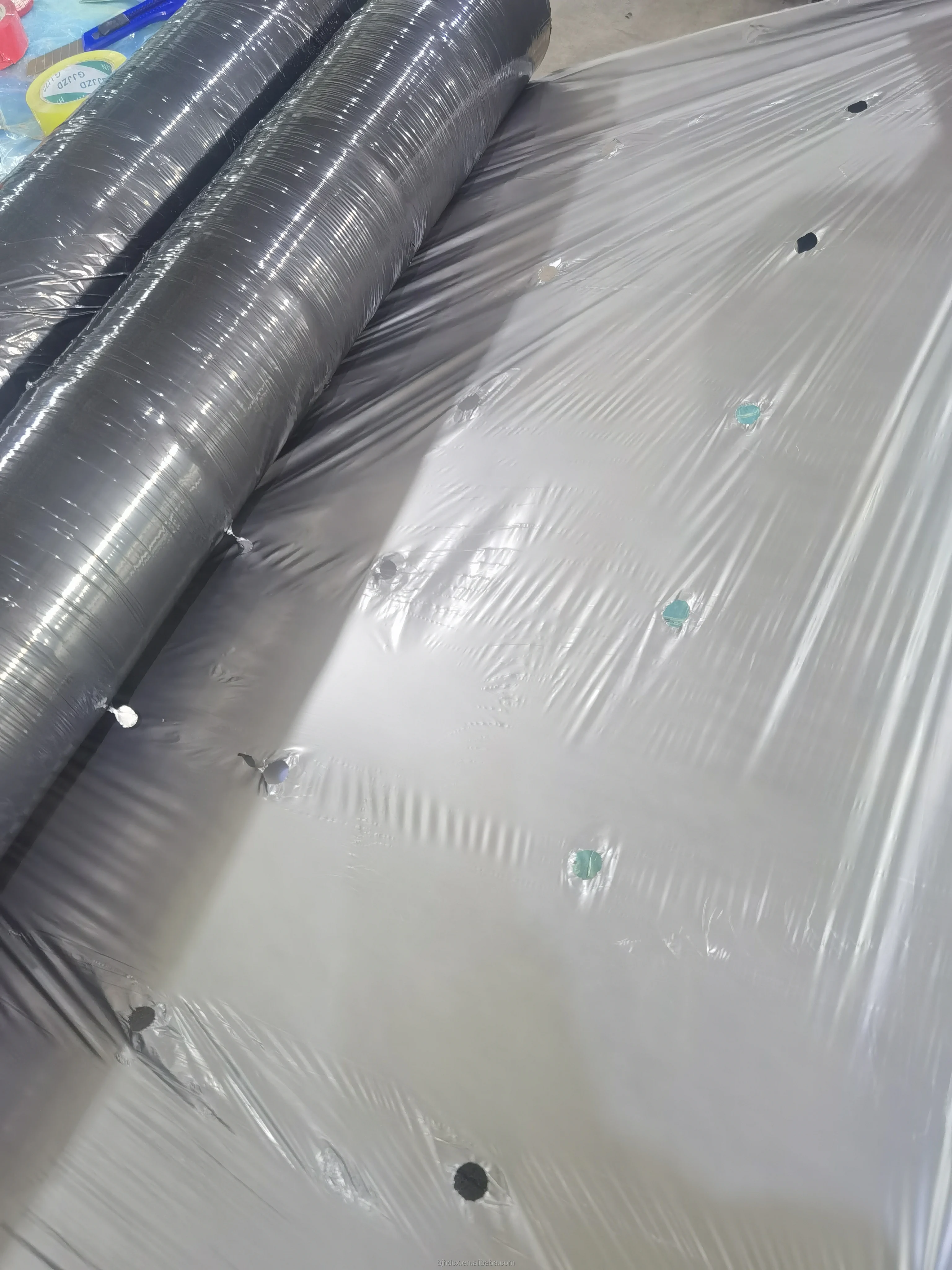 二色反射農業用プラスチックフィルム シルバーブラック 除草害虫駆除 保湿効果で最適なガーデニング体験