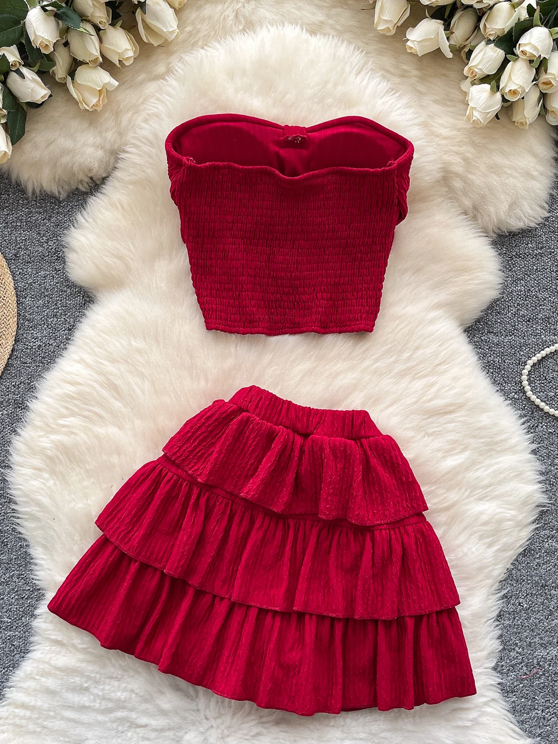 Conjunto de saia meia cintura alta fena de verão, top sem mangas com estampa tie-dye, laço ande e acabamento em renda