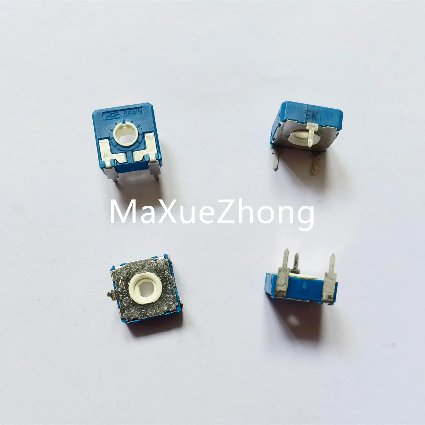

Original new 100% CA14DV15-5KA2020SHCG 5K horizontal micro adjustment potentiometer adjustable resistance (SWITCH)