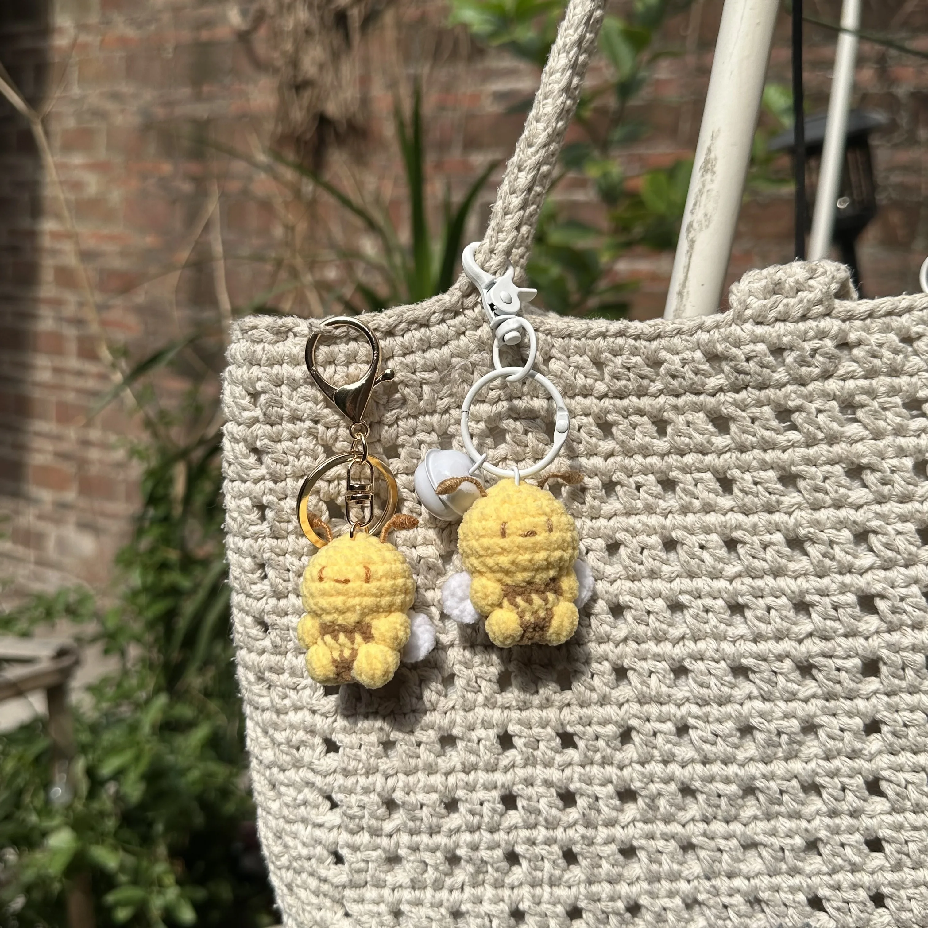Wholesale Handmade 4cm Cute Knitting Bee Keychain Little Bees Keychain Pendant Keyring Keyholder Party Jewelry Gifts