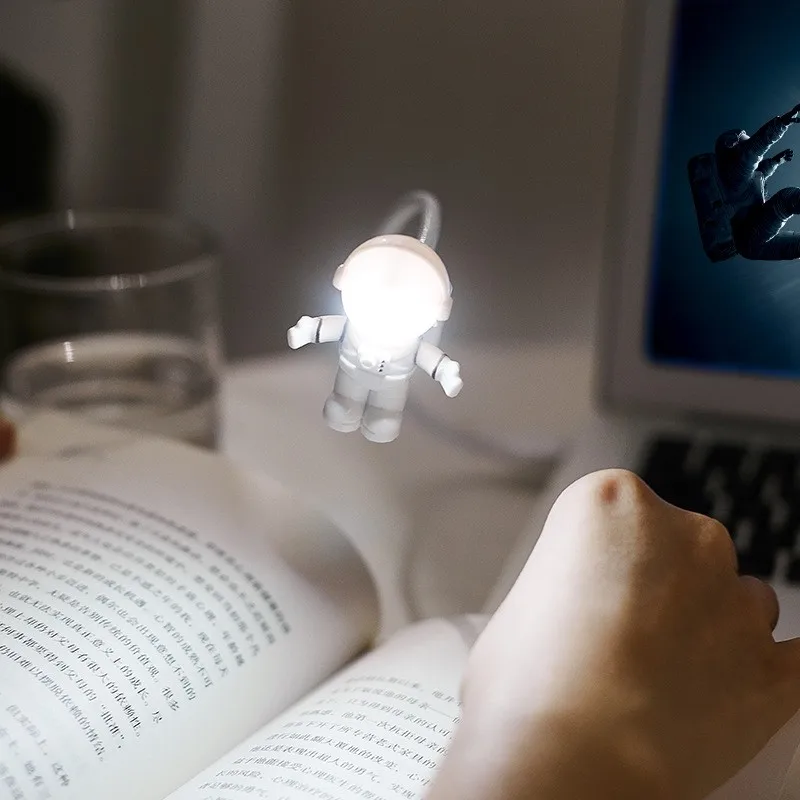 USB Jack Mini Astronaut LED Lighting Lamp, Notebook, power Bank, Computer, Home Atmosphere, Small Night Light, Spin At Will