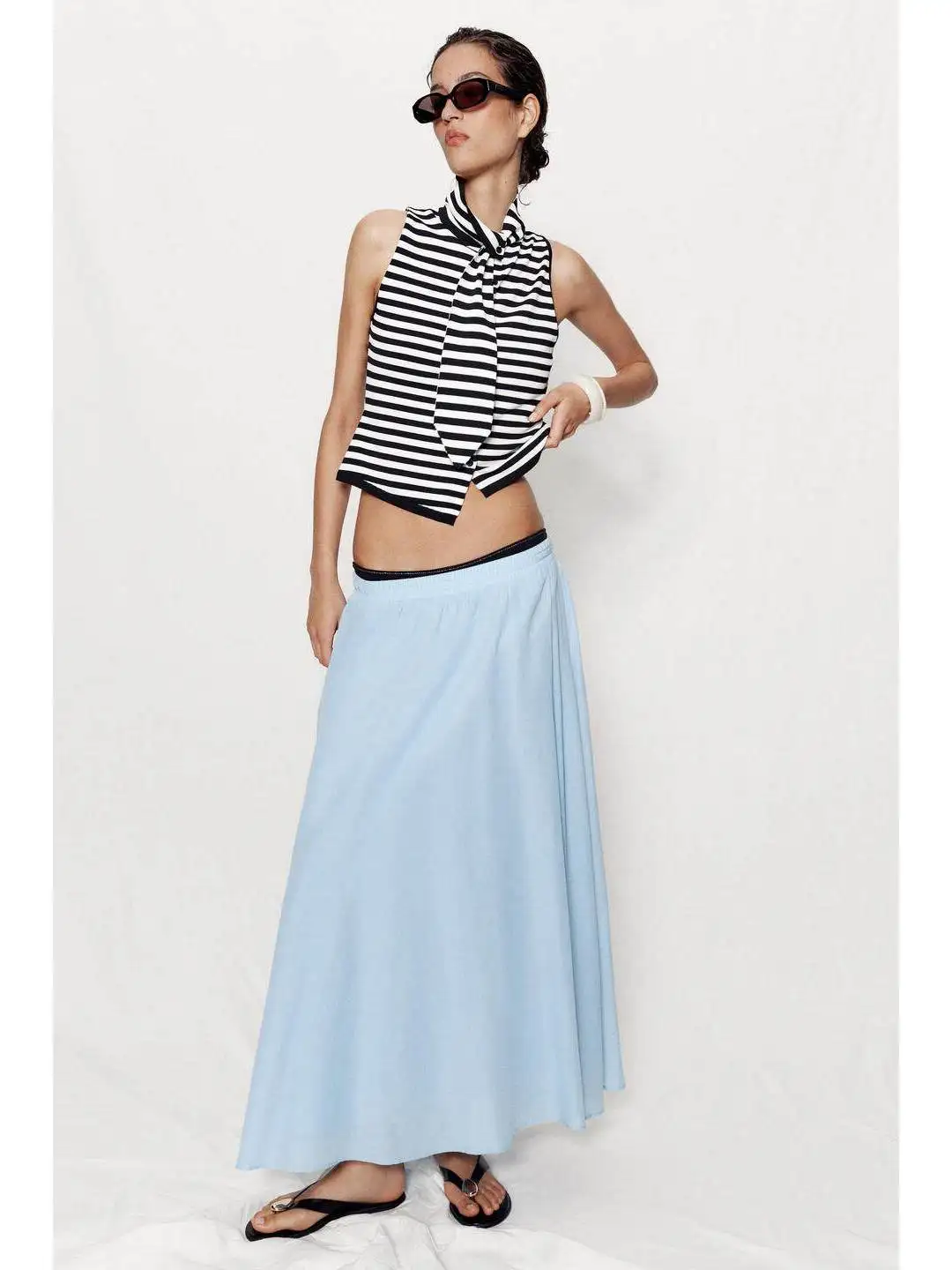 Fashionable  Knot Neck Stripe Sleeveless Knitted Top Women's Slim Fit Short Length Summer Design Sense Polyester Fiber