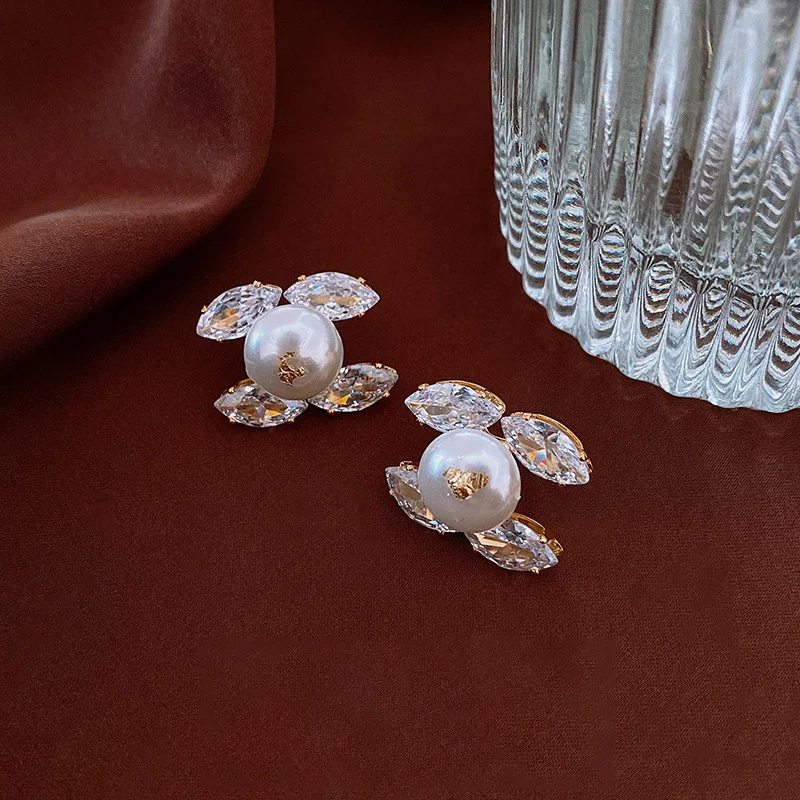 New Zircon Double C Imitation Pearl Earrings With Female Charm Sweet And Exquisite Versatile Earrings