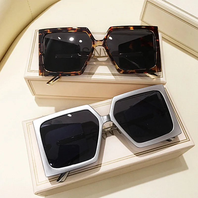 

Oversized Square Vintage Sunglasses Women Retro Fashion Sun Glasses Wide Frame Eyeglasses Eyewear Female Oculos