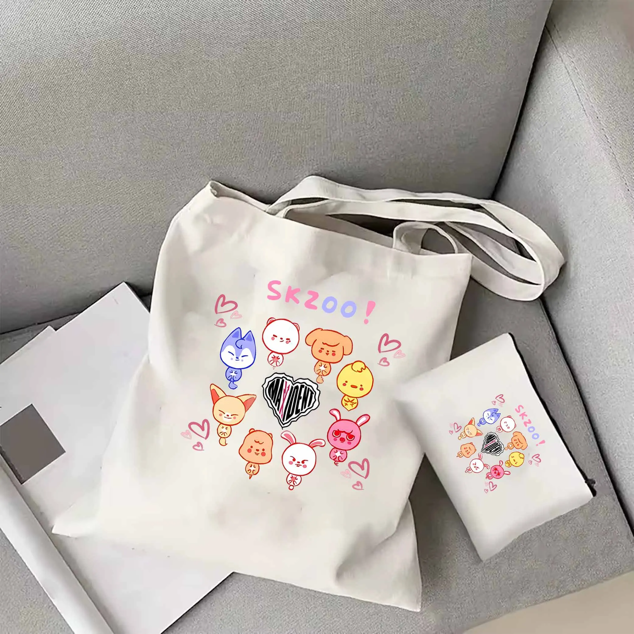 K-pop group SKZ tote bag cute group member print canvas bag Lee Know tote bag Women's fashion casual portable shoulder bag