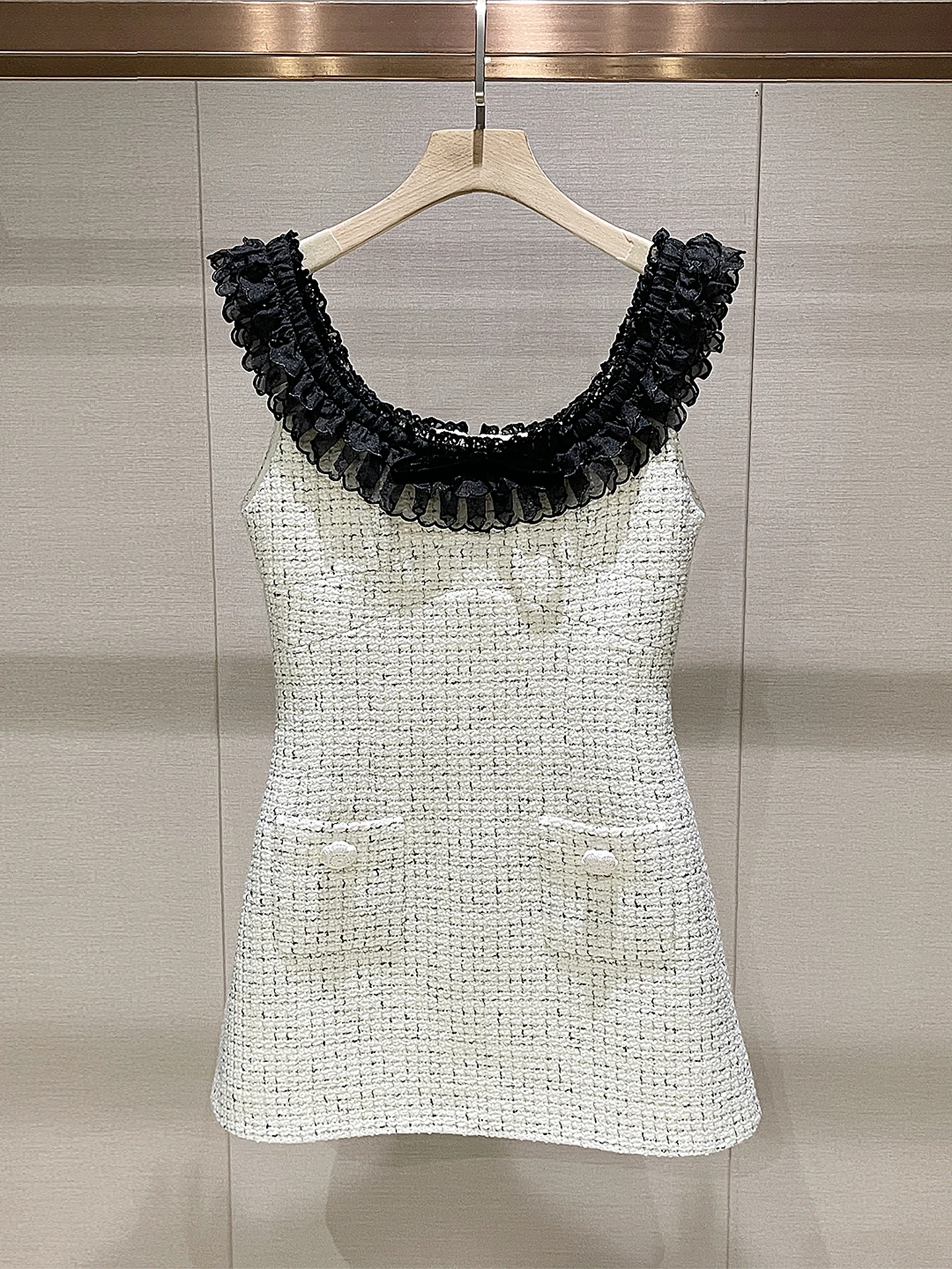 

Anti-Aging Spring 2026 Dr with Ruffle Hem Thi Tweed round Ne Svel Slimming Vest Sle Casual Knitwear