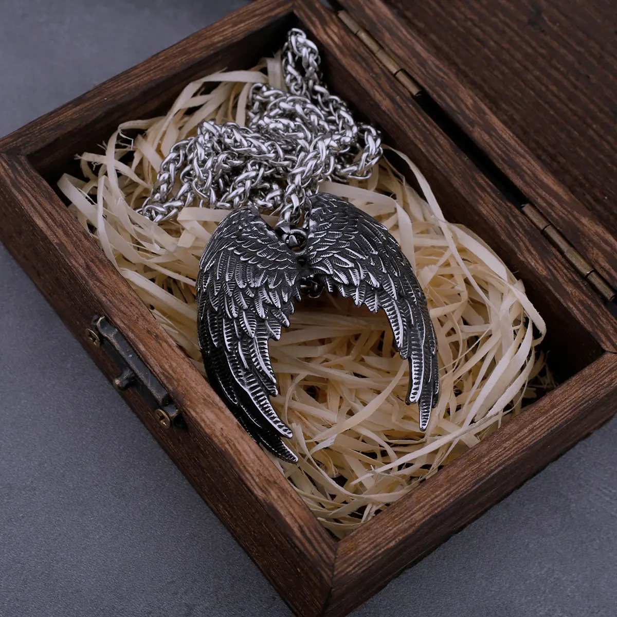 Thumbnail 4 - #73 Best Necklaces to Buy In 2026