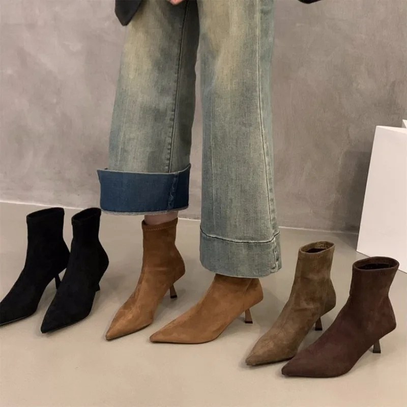 Elegante Damen-Stiefeletten mit spitzer Zehenpartie und hohem Stilettoabsatz, kurze Stiefeletten, formelle Schuhe für Büro, Party und festliche Anlässe. – Detail 7