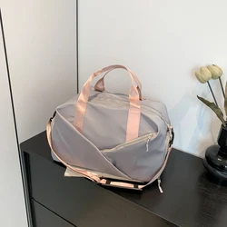 Borse da viaggio casual in nylon solido Borsa da fitness sportiva semplice e versatile di grande capacità di alta qualità per donna 2024 Stile classico