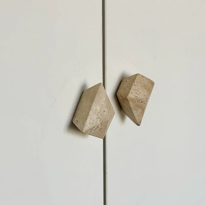 tiradores-artisticos-estilo-wabi-sabi-para-puertas-de-armarios-franceses-tiradores-de-piedra-travertino-rosso-calacatta-viola-para-decoracion-de-gabinetes