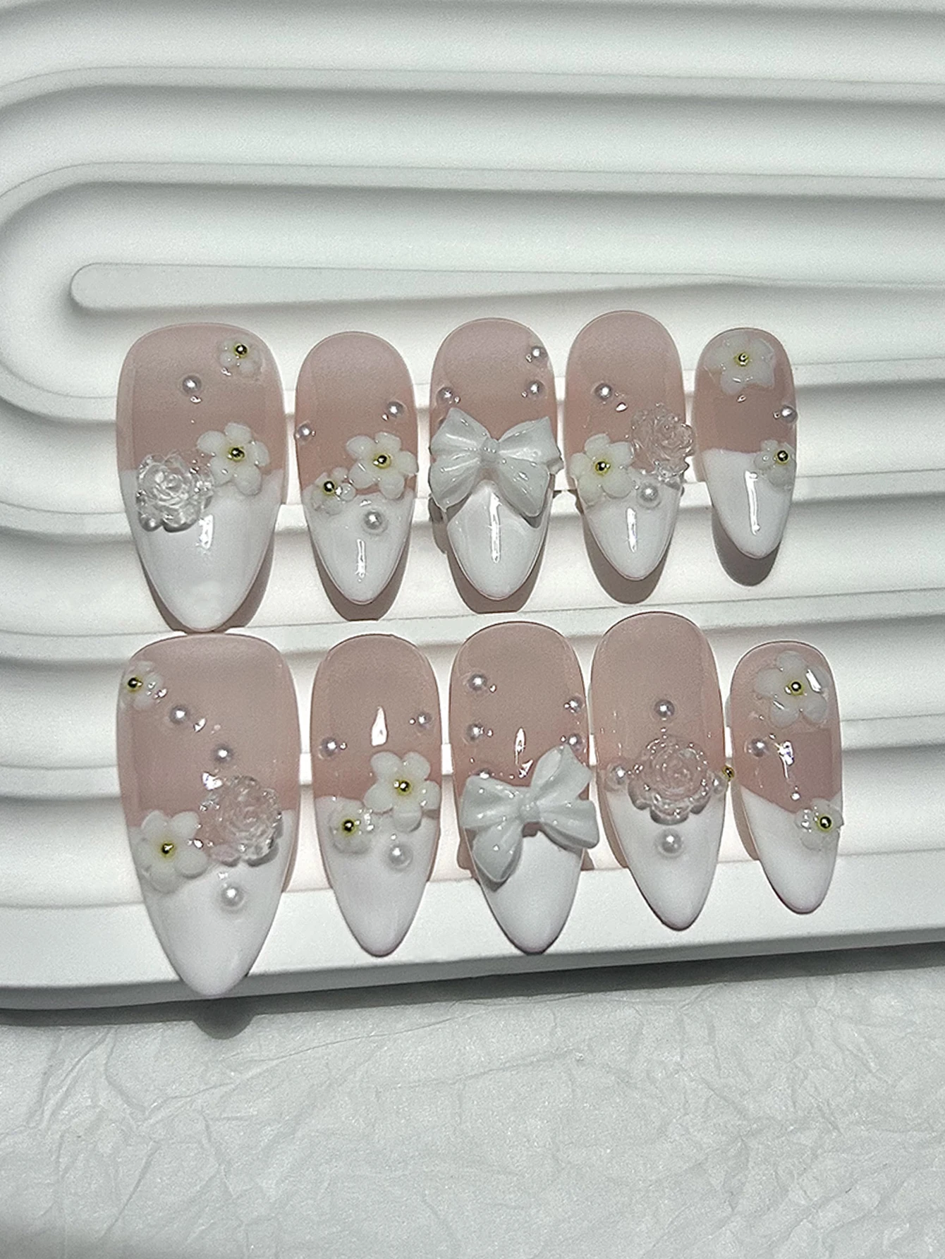 Spring Summer Nude White Small Flowers Handmade Press On Nails Pearl Bow Design White French Almond Art Fake Nails