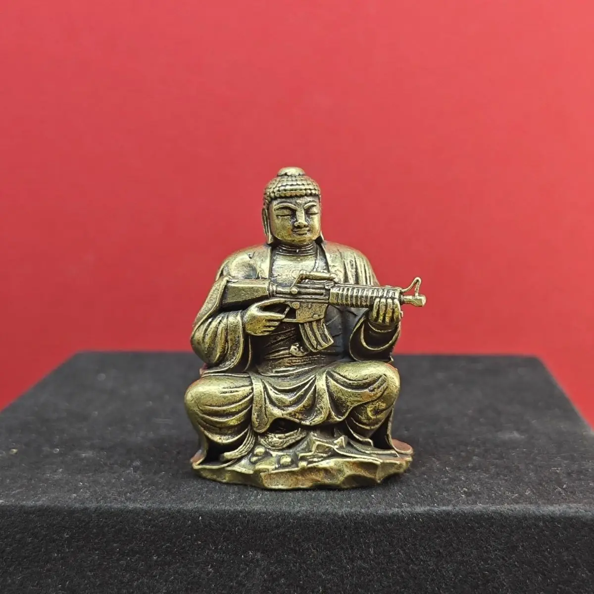 

​​4.3cm Antique Brass Meditating Figure - Creative Desktop Decor with Humorous Design Vintage Crafts Brass Figurines Ornaments
