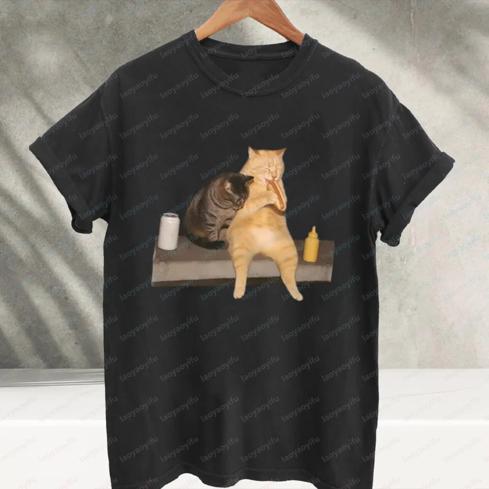 Funny Meme Two Chubby Cats Hanging Out Graphic T‑Shirt Humor Cat Eating Food Realistic Animal Print Cotton Casual Streetwear Tee