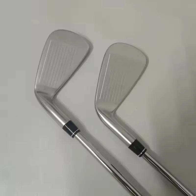 2024Neue 790 Golfschläger silbrig P790 Golfeisen Vierte Generation 7 Stück 4-9P R/S/SR Flex Stahl/Graphitschaft, mit Kopfabdeckung