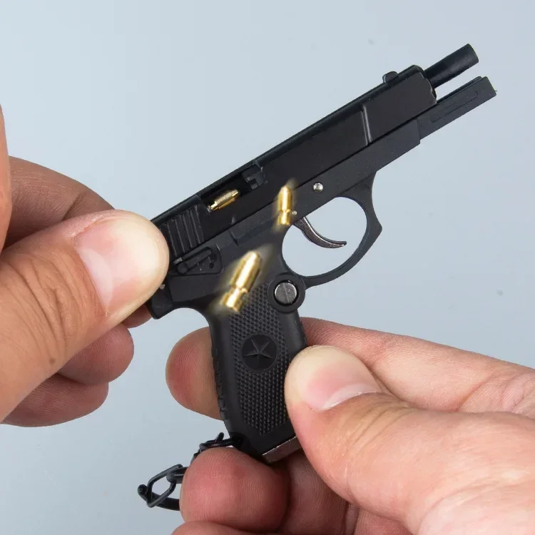 1: 3 Mini Alloy QSZ92 Pistol Keychain Toys Detachable Metal Gun Toy Creative Gifts (throwing Shell) (can Not Shot)