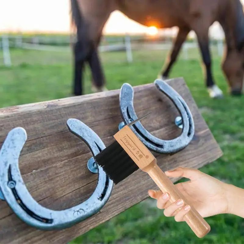 Hoef Paardenkrabber Borstel Picks Verzorgen met Paarden Gereedschappen Borstels Tack Houten Handvat Hoefkrabber Met