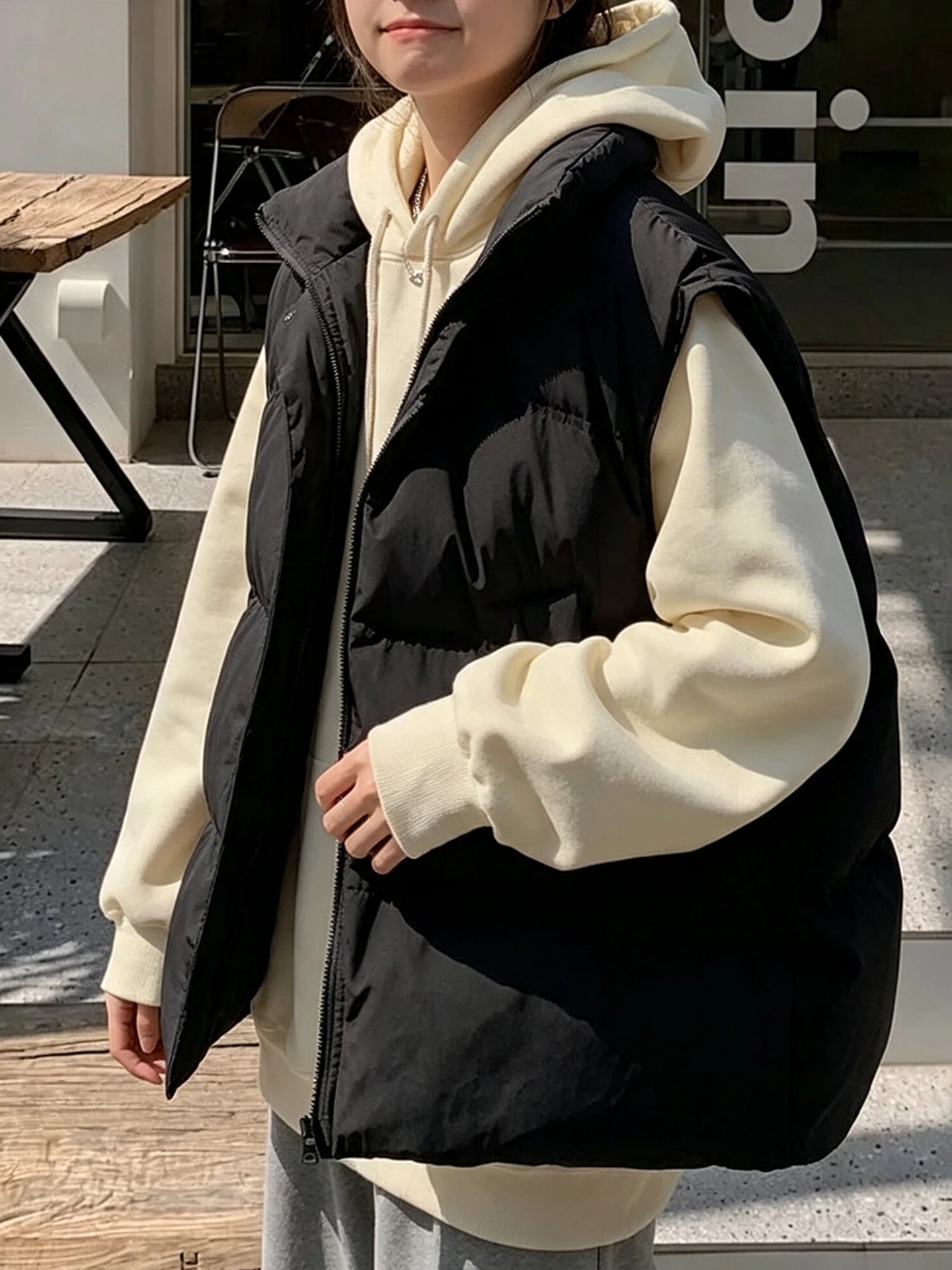 Black down Cotton Vest Women's Style 2026 New Small Size Jacket Shoulder Loose Fashion Sleeveless Winter Outerwear