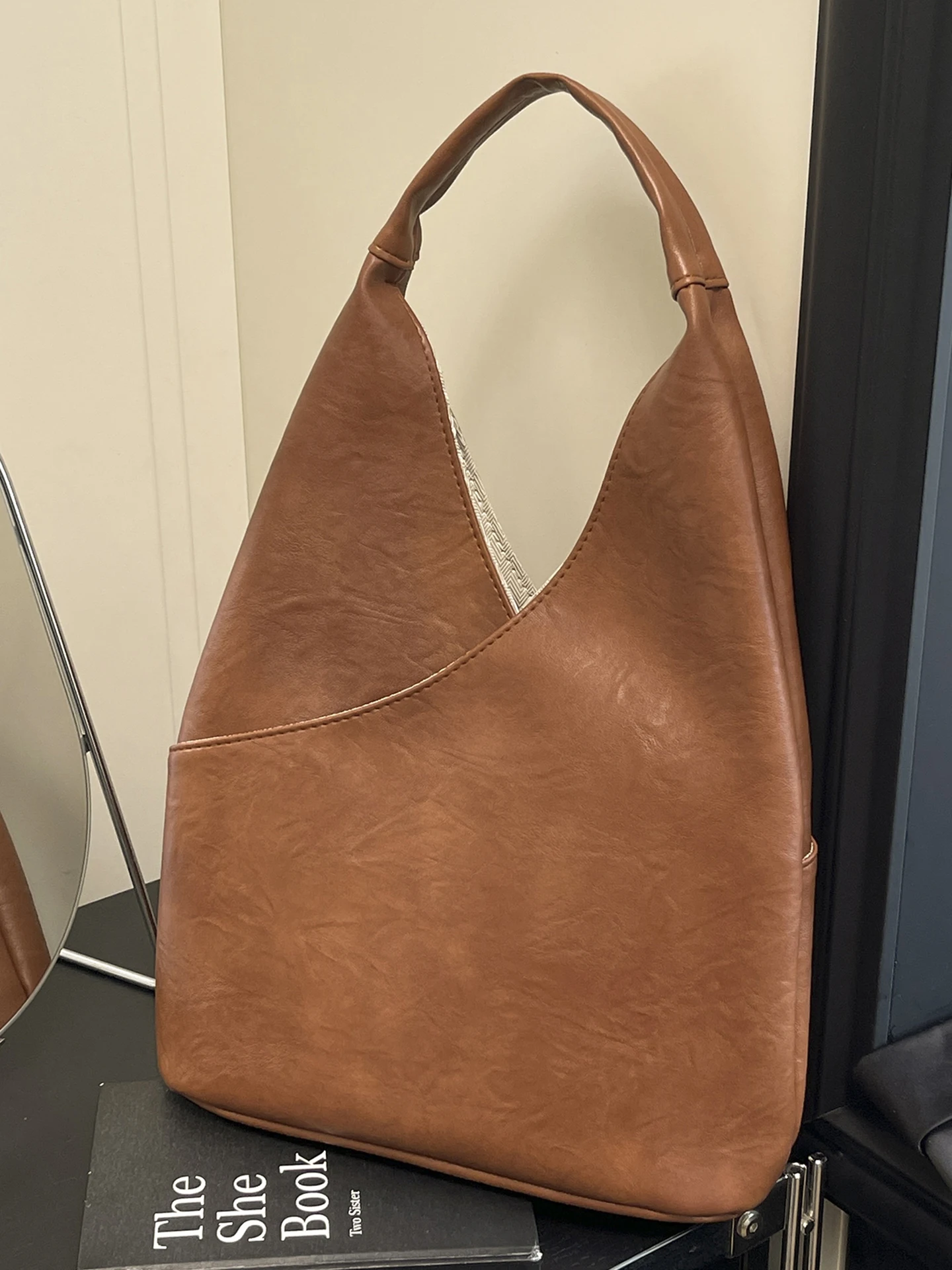 

Винтажная сумка-мешок большой вместимости, женская осенне-зимняя новая повседневная универсальная сумка для поездок на работу, модная сумка на одно плечо из искусственной кожи