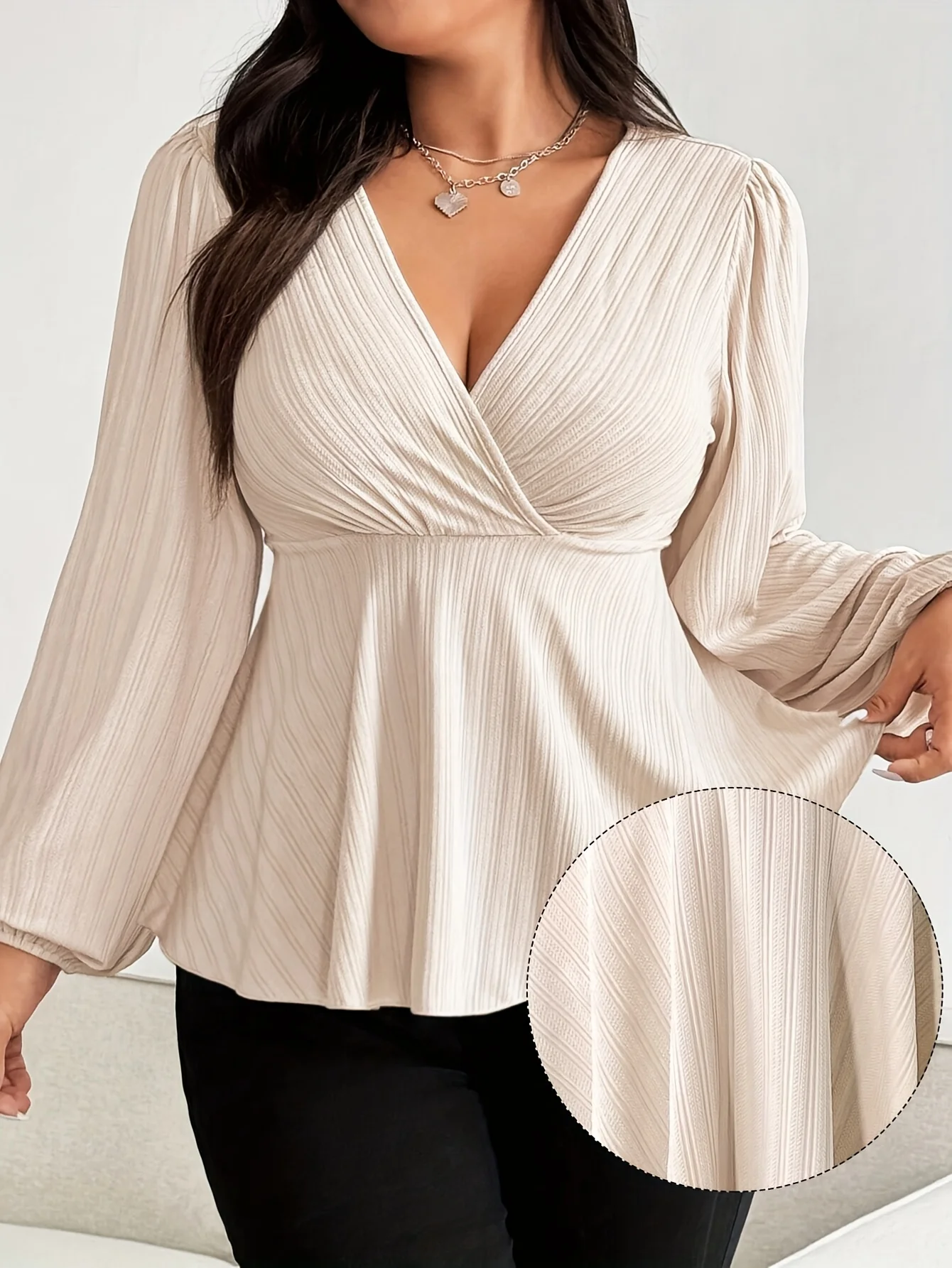 Plus-Size V-Ausschnitt Slim-Fit Langarm-Oberteil für Damen, Einfarbig, Elegantes V-Ausschnitt-Oberteil mit Laternenärmeln – Detail 6