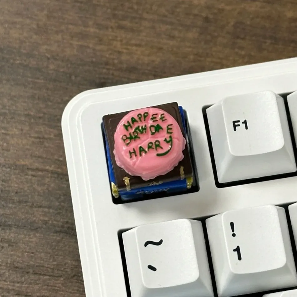 Magic Harry Birthday Cake Keycaps Hagrid Cake 1PC Keycaps Creative Pink Cake/Badge/Magic Hat Keycaps