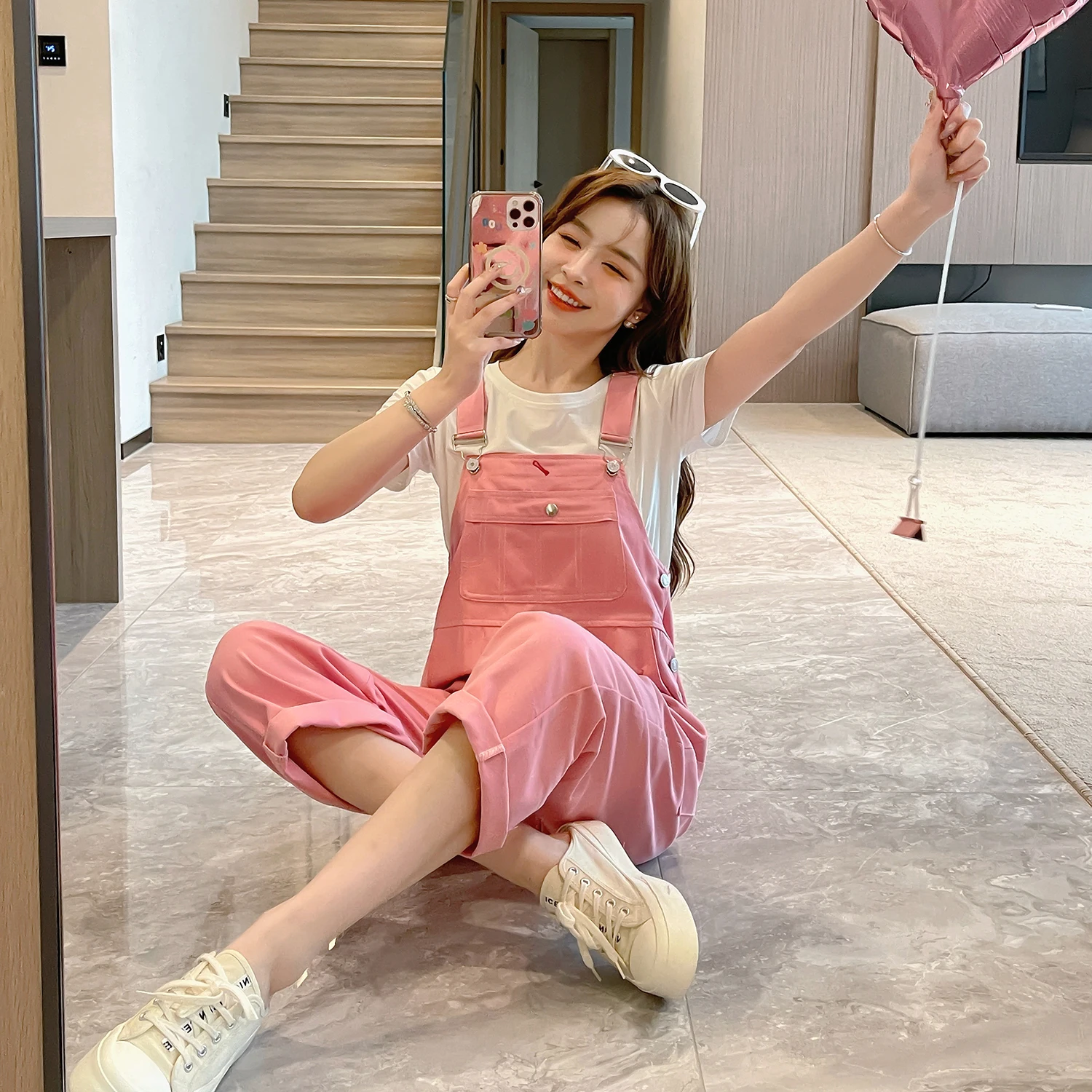

2025 New Women's Summer Overalls Fashion Casual Jumpsuit Straight Leg Romper Slim One Piece Pants rendy Denim Suspenders