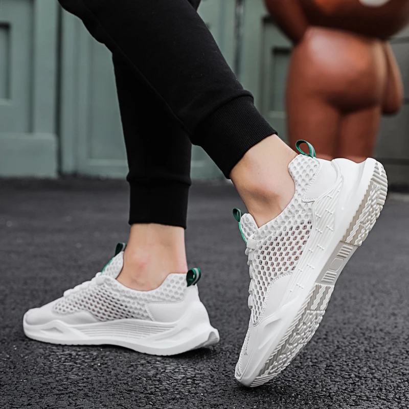 

New Type of Men's Running Shoes with Lightweight Solid Color Brand Single-mesh Breathable Lace-up Flat Heel and Round Toe