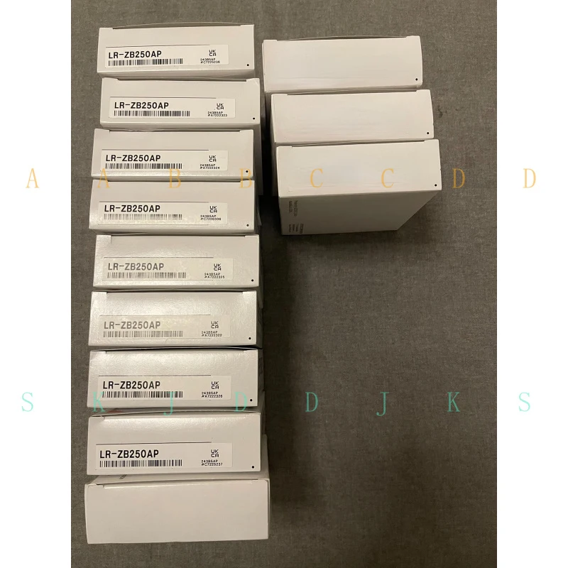 

M 1pcs for KEYENCE LR-ZB250AP NEW