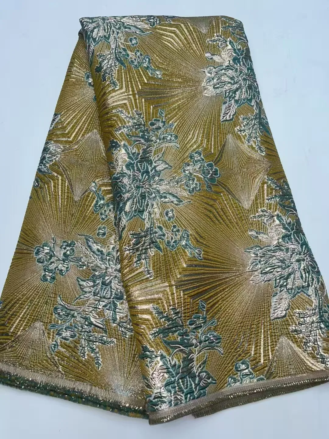 

2025 French Jacquard Lace Fabric High Quality African Gilding Lace Fabric Embroidery Brocade Lace Material For Party Weedding