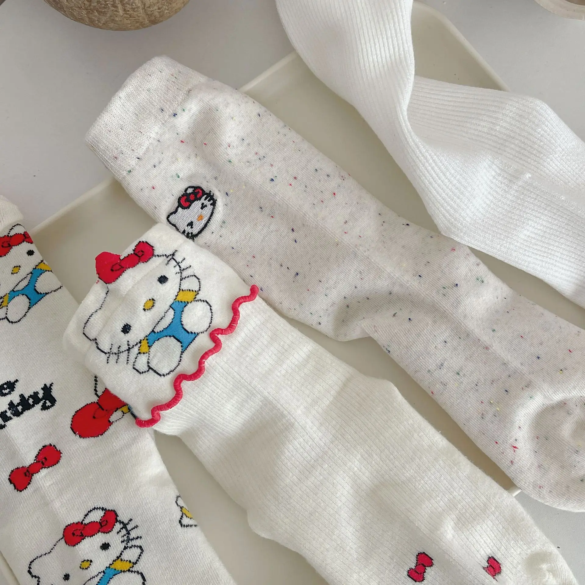 4 Pairs Of Women's Sanrio Sweet Cartoon Hello Kitty Series Fabric Label/Embroidery/Dotted Yarn/Letter Versatile Casual Long Sock - view 6