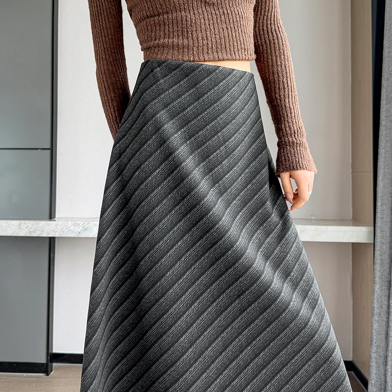 Slimming High Waist A-Line Skirt Autumn 2026 Fashionable Tweed Diagonal Patterned Midi Skirt Versatile Hip Concealing