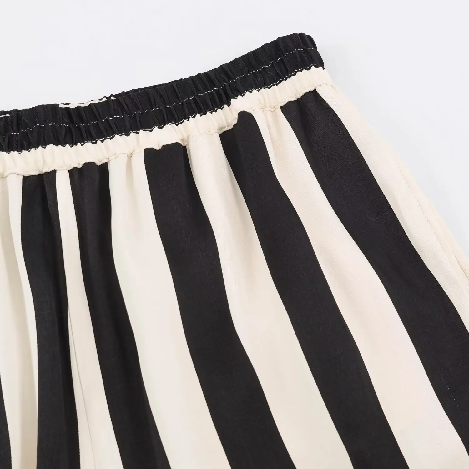 KONDALA Damen Trendiger Eleganter Gestreifter Hosenanzug, Neckholder-Top mit überkreuztem Kragen, Hose mit elastischem Bund, Sommer-Freizeit-Chic-Set 2026 – Detail 17