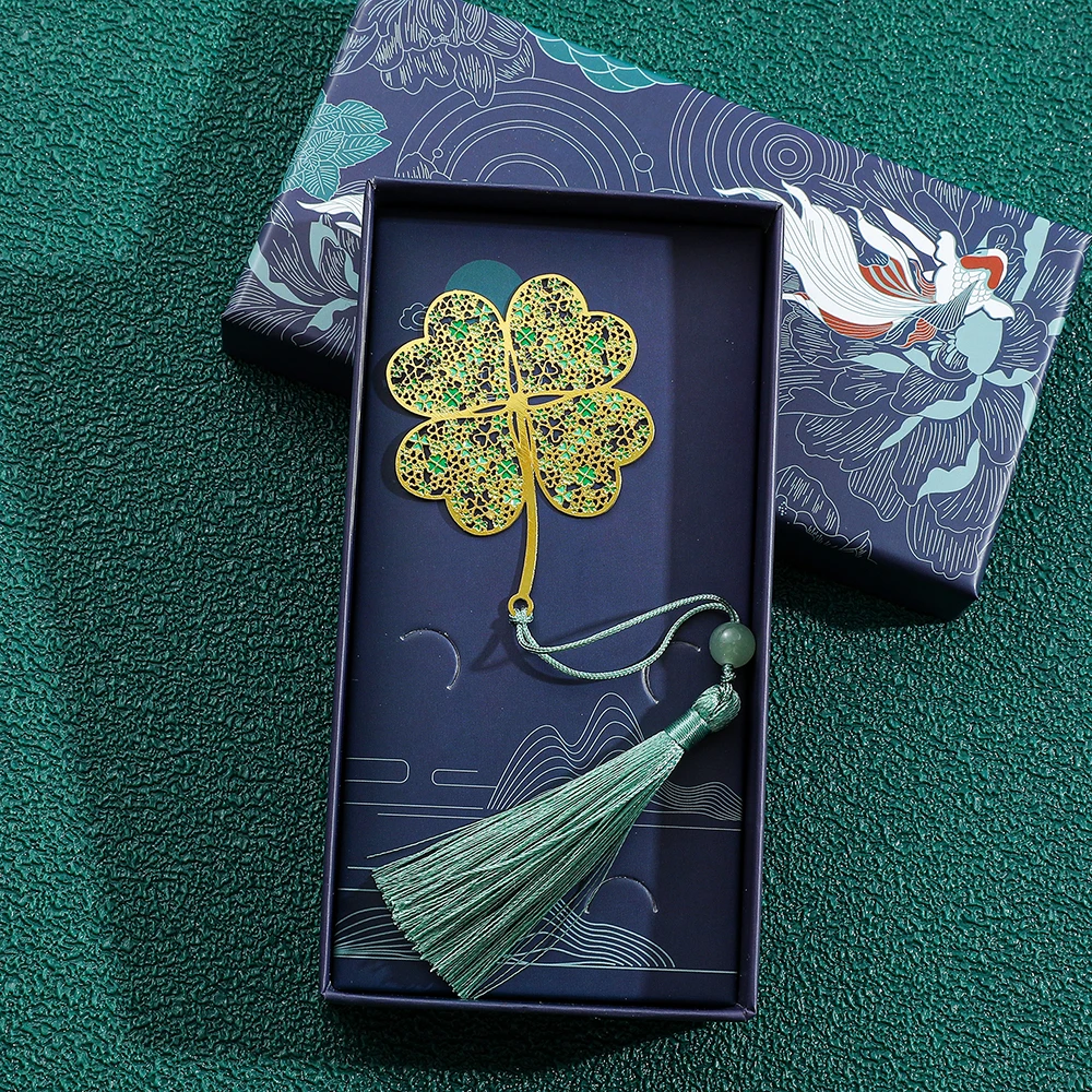 

Lucky Four-Leaf Clover Metal Bookmark – A Lucky Gift for Men and Women The four-leaf clover symbolizes good luck