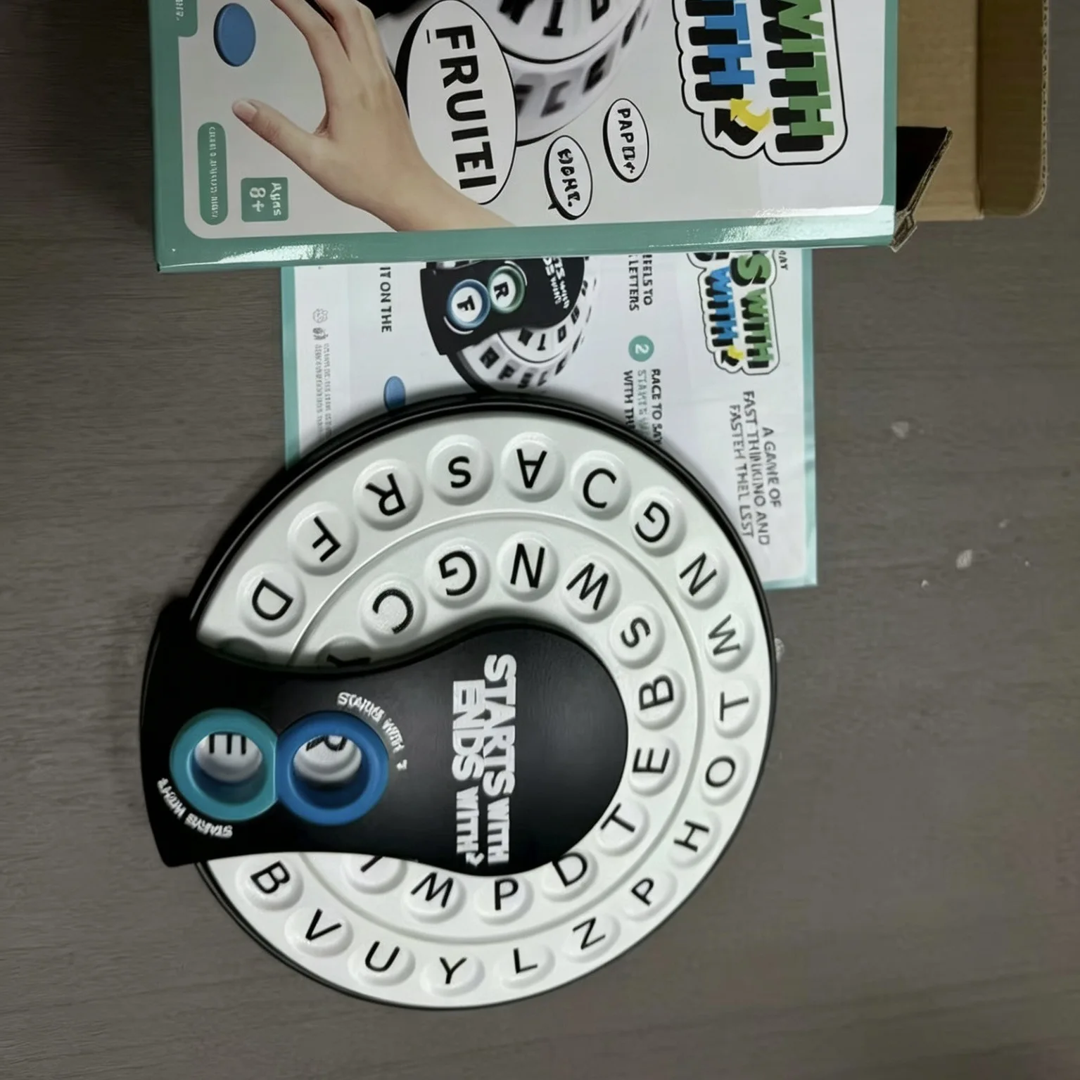 Juego de Mesa Spin & Shout Word Challenge, Juego Completo de Letras Giratorias, Kit de Actividades Interactivas para Fiestas Familiares y Grupales