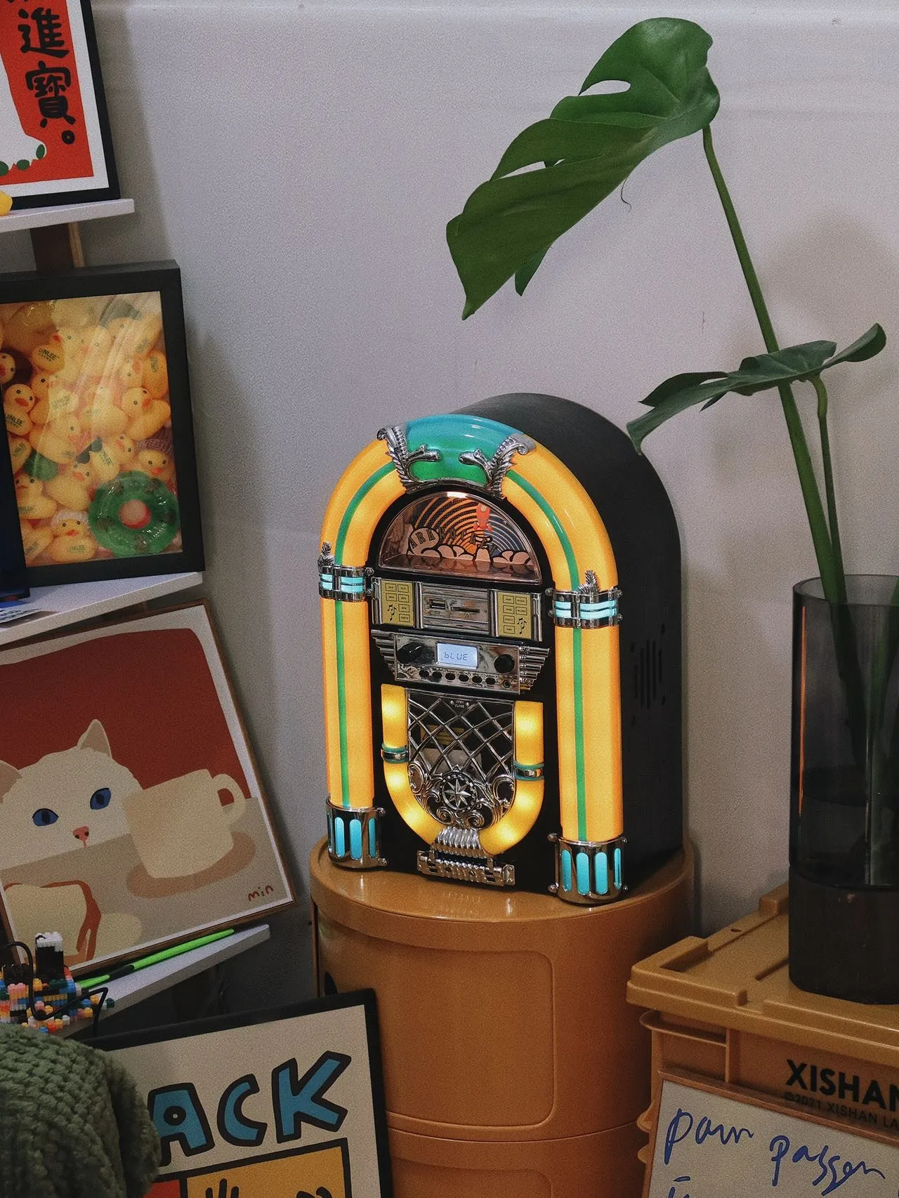 American Arkrocket Retro Bluetooth Desktop CD Player, Jukebox Desktop Lighting Sound