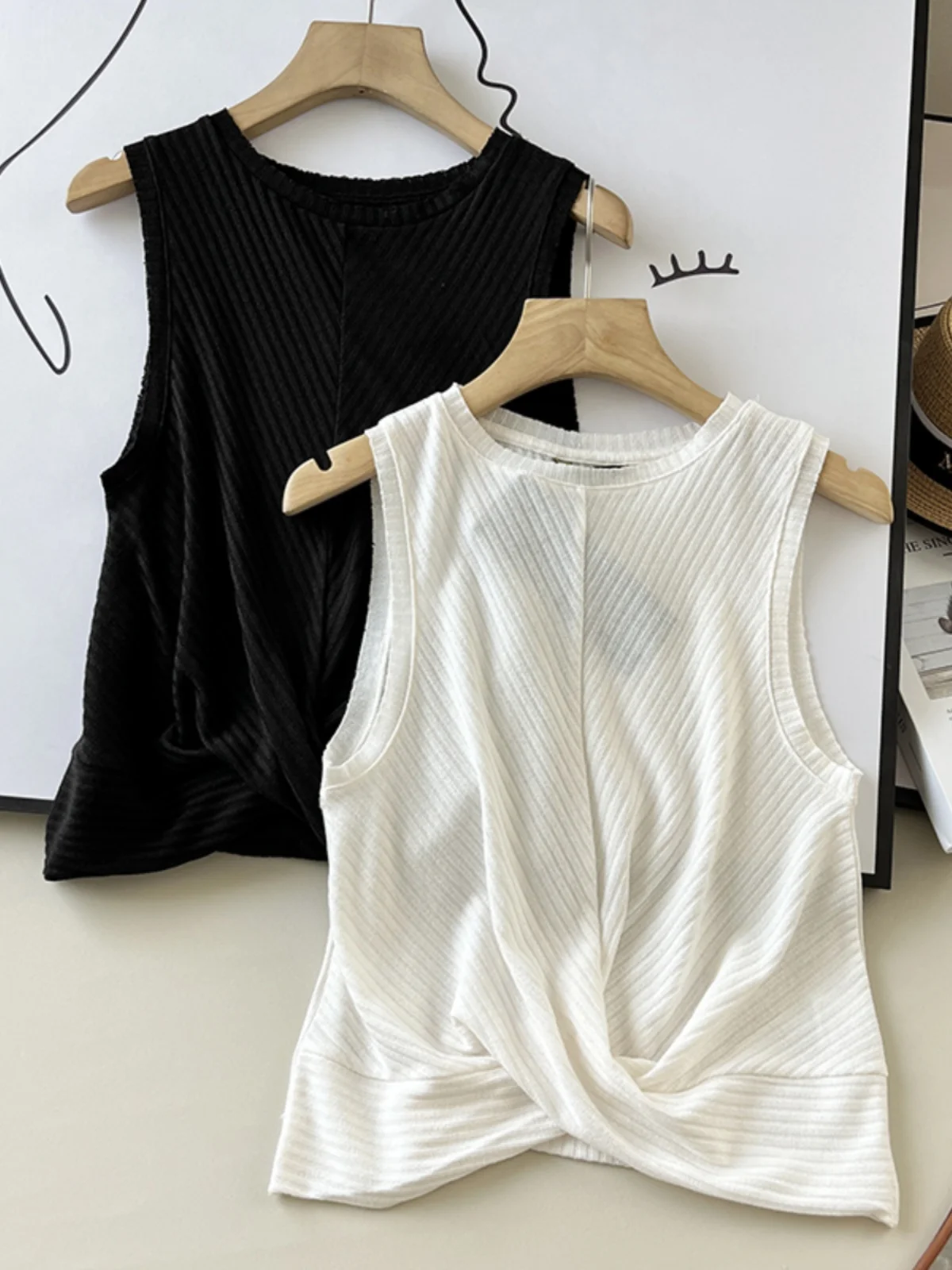 Nordic M Series Design Pleated Detail Lightweight Comfortable Linen Blend Sleeveless Top T-Shirt Vest Cool Style round Neck