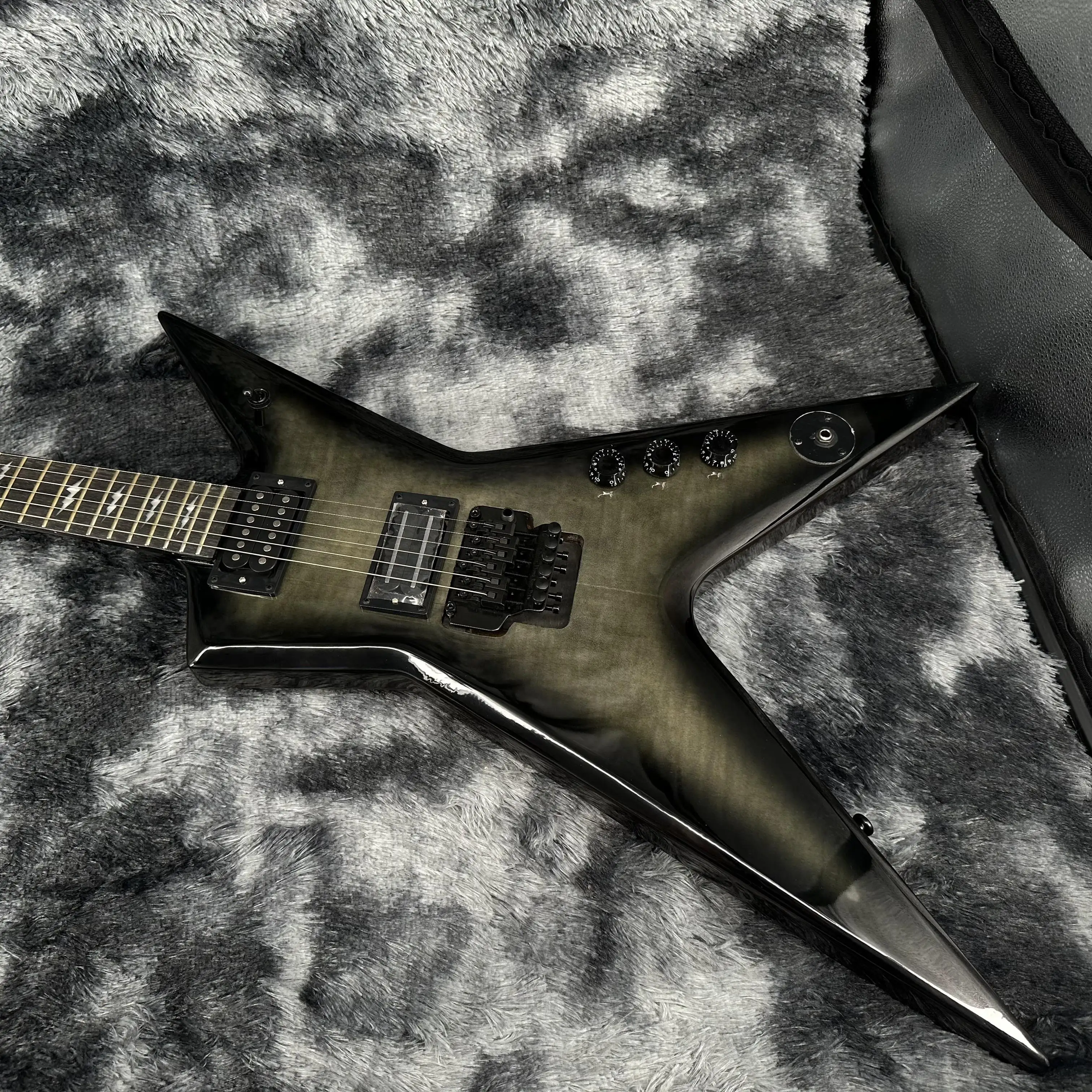 

Пользовательский магазин Diembag Darrell Adventurer Электрогитара Серая Feld Rose Красный и Синий Цвет Схема Бесплатная доставка